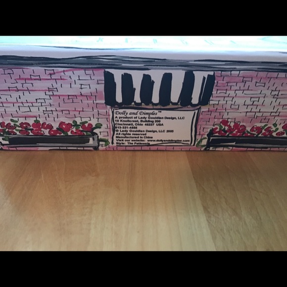 "NEW" Dimples Baby Bootie Gift Box -0-12months - Picture 3 of 4